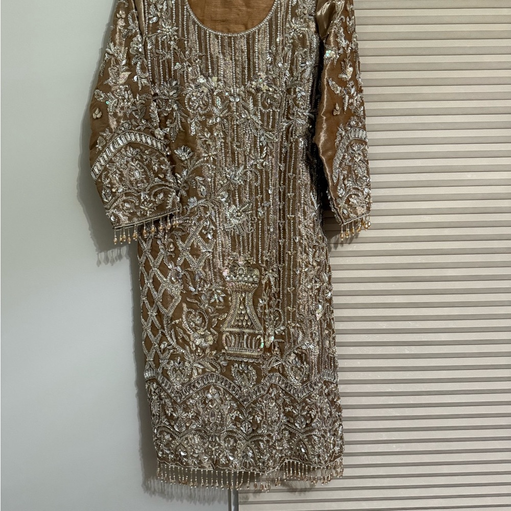 Elegant Gold Long Sleeve Dress
